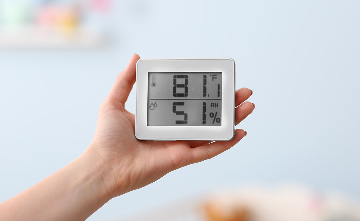 Цифровой гигрометр просто использовать, влажность сразу отображается на дисплее.