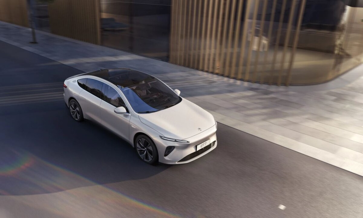 Твердотельный аккумулятор мощностью 150 кВт, поступающий в конце 2022 года, даст ET7 дальность действия 621 с лишним миль