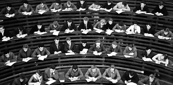 Архив Юрия Абрамочкина/russiainphoto.ru .Студенты в аудитории, 1967.