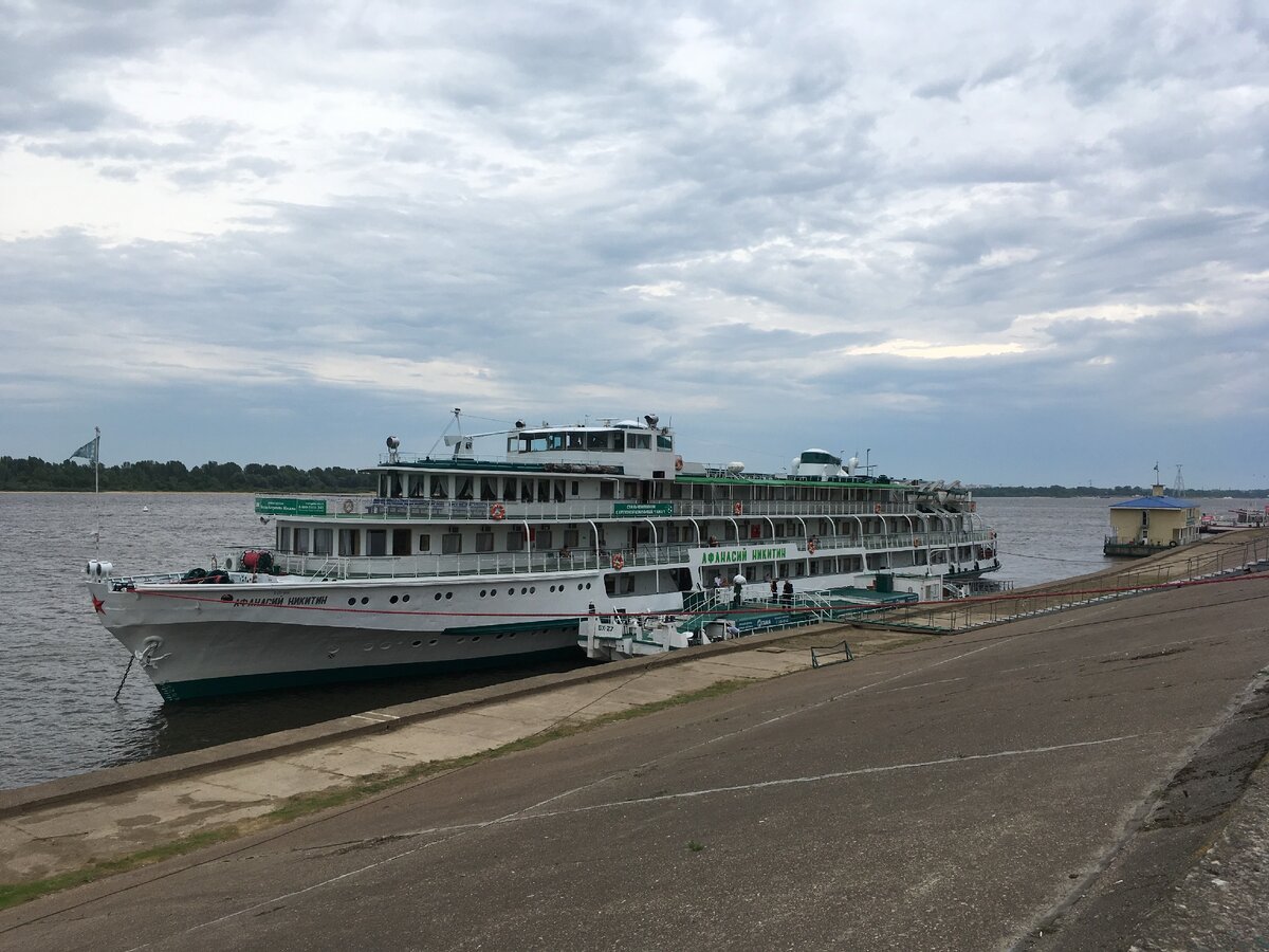 теплоход бурлак рыбинск. 2 н. нижний новгород астрахань по волге. речной теплоход афанасий никитин. нижний новгород астрахань по волге.