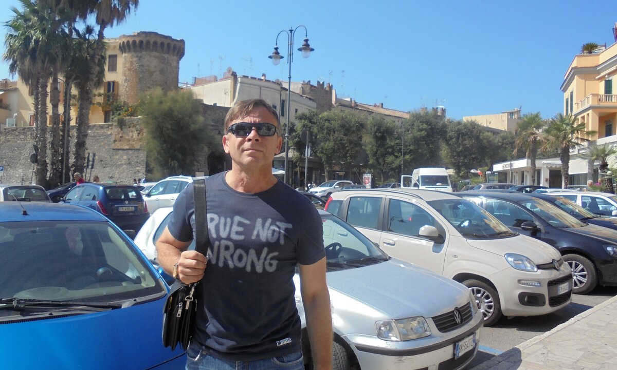 НЕТТУНО. С видом на Борго Медиавале