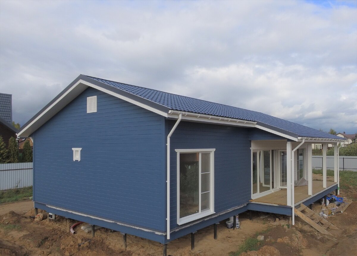 Каркасный дом в поселке Яхрома «упакован» на 100%.