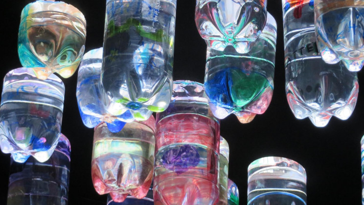 «Около 20 миллионов филиппинцев по-прежнему живут без доступа к энергии, не говоря уже о чистых формах энергии», - сообщает  Диас. 
 
 