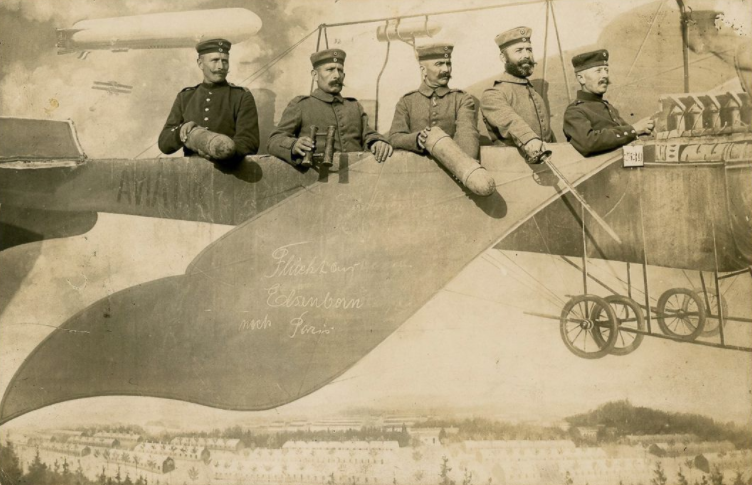 1915 г. «Перелёт из Эльзенборна в Париж». Военный полигон, Эльзенборн, Германия. Фотограф: Александр Герлд.