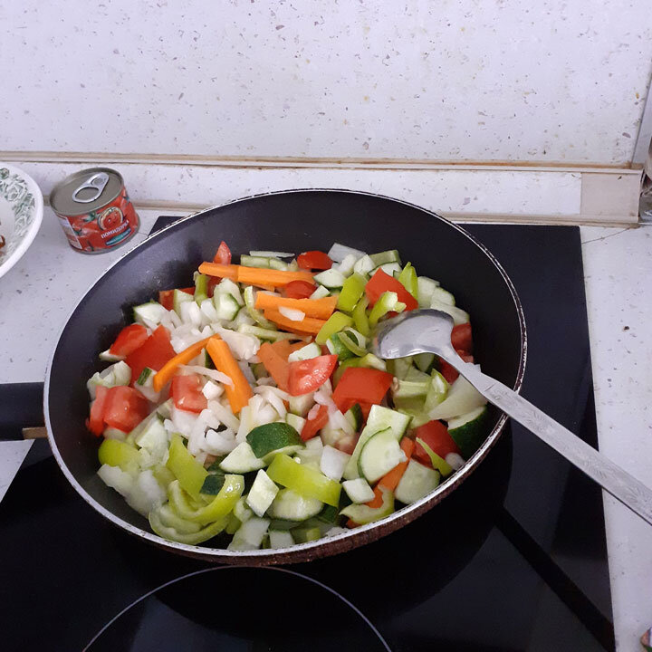 Рыба по-молдавски. Рыба в томатном соусе с овощами