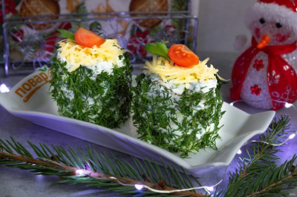 Описание приготовления:
Отличный выбор угощения на двоих или на 3-4 человека. Можно сделать порционно для каждого гостя! Равнодушных не останется, все будут приятно удивлены как вкусом, так и внешним видом закуски. Так как соус не содержит майонеза, закуска получается не очень калорийной, что тоже большой плюс! Особенно для ужина. Угощайтесь!Назначение:
Ингредиенты:
Хлеб тостовый  — 6 Ломтиков
Сельдь  — 100-150 Грамм (филе)
Сыр творожный  — 150 Грамм
Йогурт греческий  — 100 Грамм
Лук зеленый  — Пучок (небольшой)
Укроп свежий  — Пучок (небольшой)
Сыр твердый  — 30 Грамм
Черри  — 1-2 Штук (для украшения)
Количество порций: 2