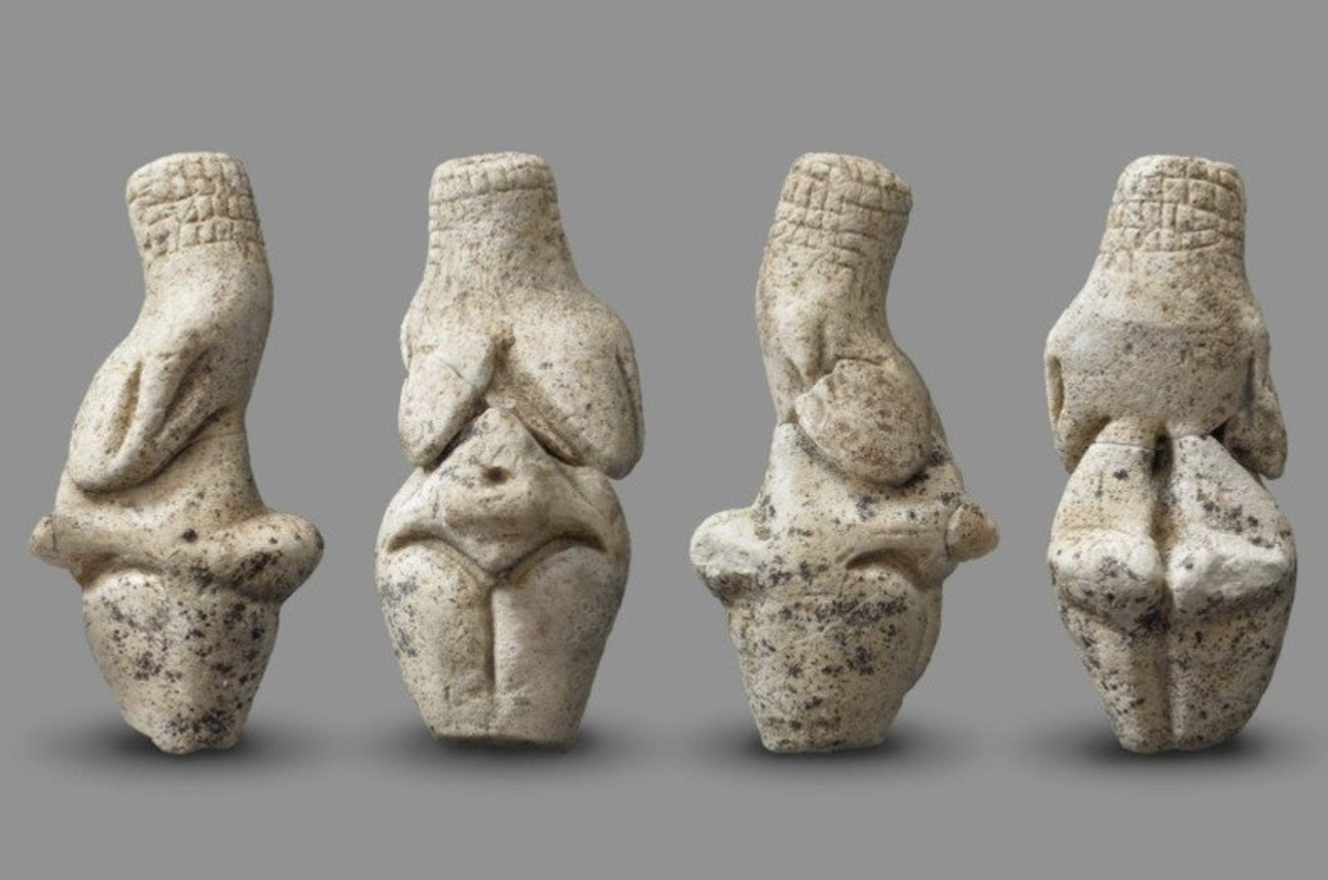 "Палеолитическая Венера" - традиционное название подобных статуэток