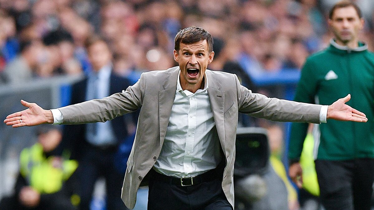 На фото Сергей Богданович необычайно рад данному событию.