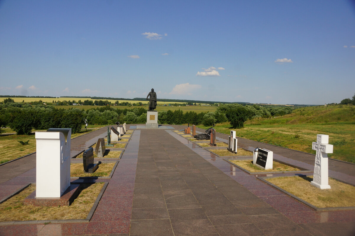 Мемориальный комплекс Куликово поле. Мемориал в Монастырщино. Аллея памяти в Монастырщино Куликово поле. Куликово поле 35 Краснодар.