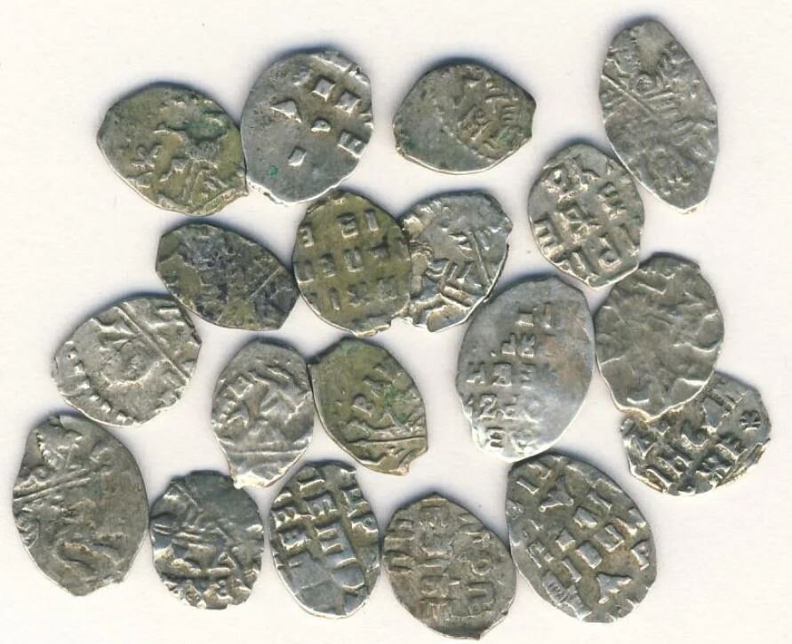 Монета время деньги. Монеты при Петре 1. Деньги Петра 1 монеты. Деньги при Петре 1. Монеты Петра 1 (1689-1725).