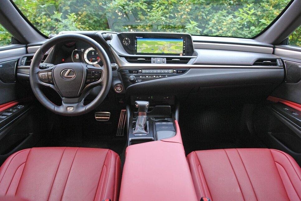 Салон Lexus ES 350 Sport