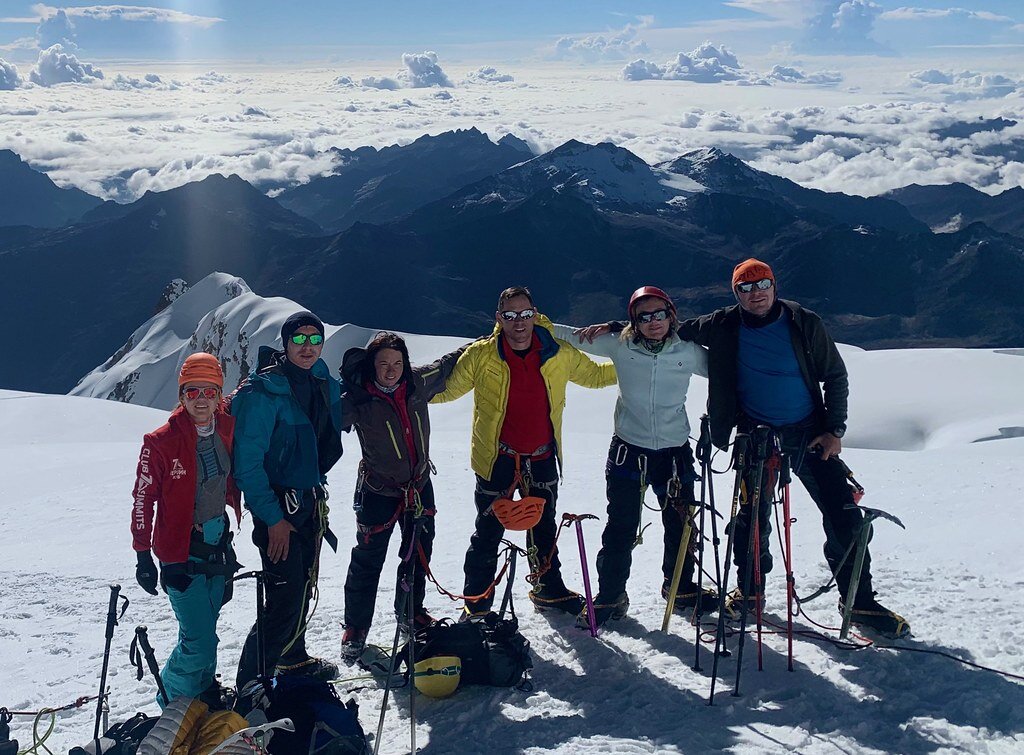 Сэнди питтман альпинистка. Гималаи эверест восхождение. Непал восхождение на эверест. Гребень уайна потоси. Эверест покорение вершины.