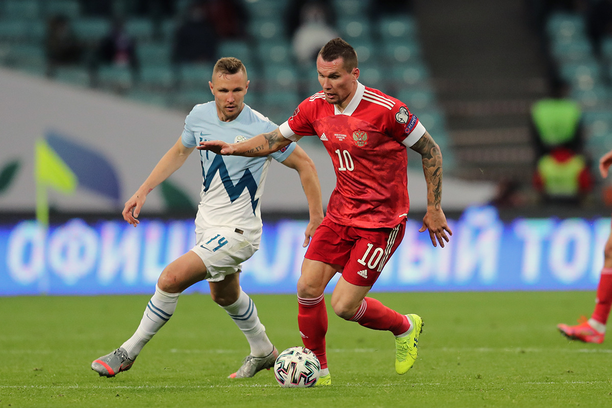 Новости спорта футбол россия. Словения Россия 11.10.2021. Россия Словения Заболотный. Заболотный сборная России 2021. Заболотный в сборной России.