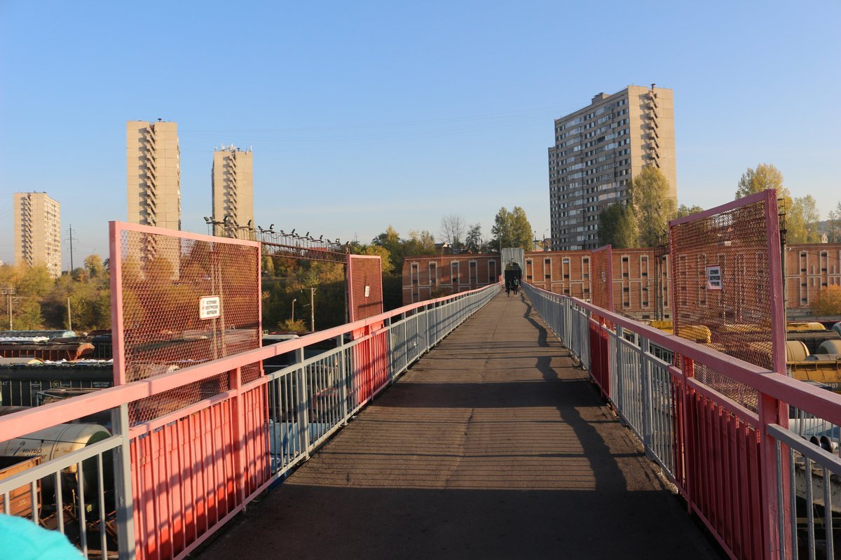 Пешеходный мост на станции Жигулевское море. 