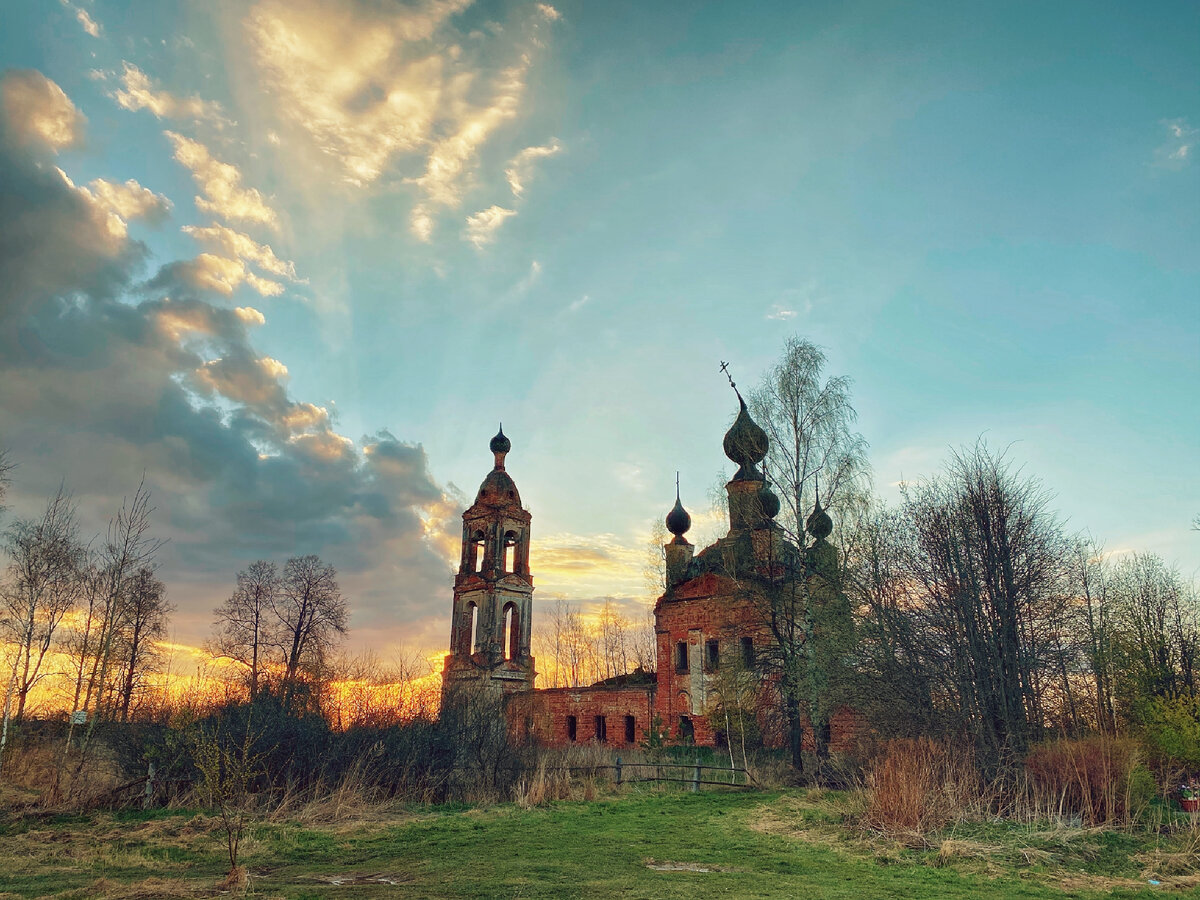 Сретенье ярославская область. Церковь Сретения Господня (Вытегра). Церковь Сретения Господня Ярославль. Храм Сретения Господня Кинешма. Храм Сретения Господня Гаврилково.