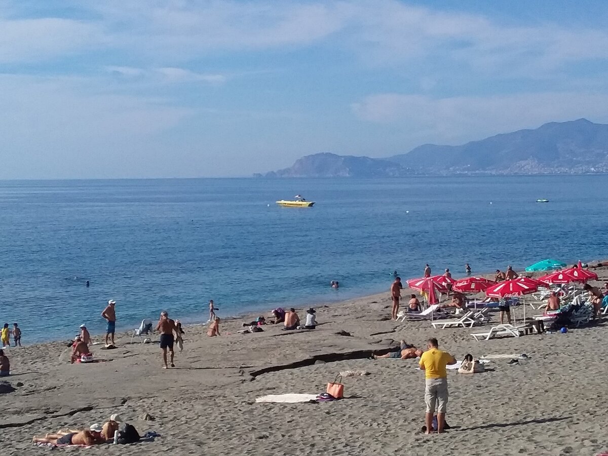 Фото из ВК. Вот такой ноябрь в Аланье. 