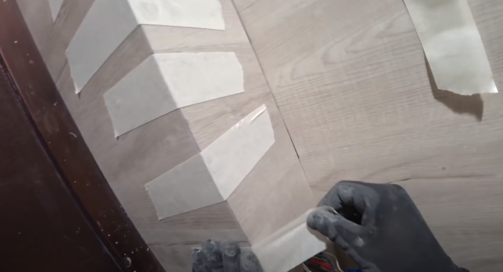 SPC coating is more often used on floors. But today, design ideas sometimes dictate their own rules. There are cases when quartz laminate is used for wall decoration.-3