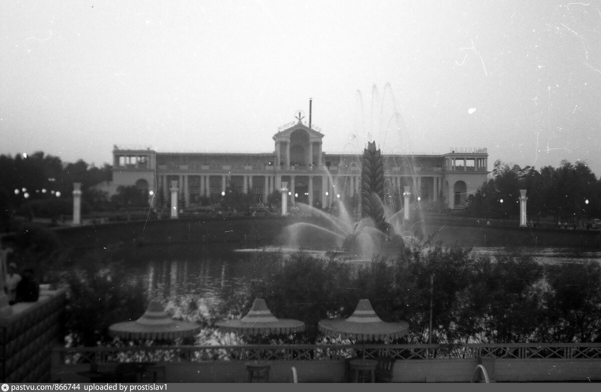 Золотой колос. Источник https://pastvu.com/p/866744