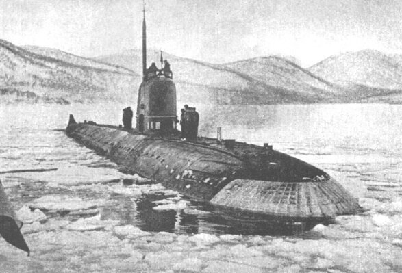 ПЛ "Ленинский комсомол". Фото из Интернета.