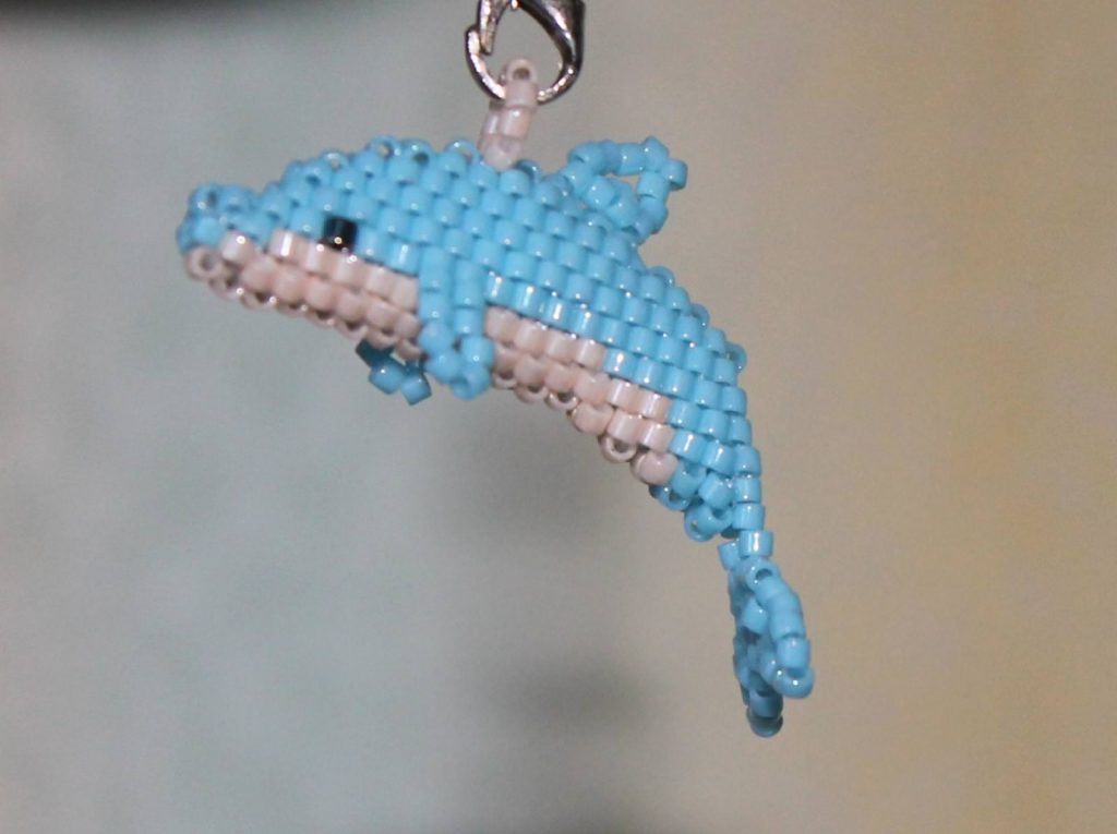 ИСТОЧНИК: https://domigolki.ru/zhivotnye/delfin-iz-bisera/
    Все материалы, которые размещены на канале, найдены в сети, в свободном доступе. 
Уважаемые авторы, если Ваши права нарушаются, убедительная просьба  
сообщить мне об этом.