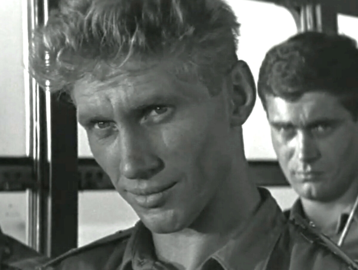 Кадр из кинофильма "Дни летные", 1966 г., режиссеры Николай Литус, Леонид Ризин, сценарист Леонид Ризин, композитор Евгений Зубцов (скриншот)