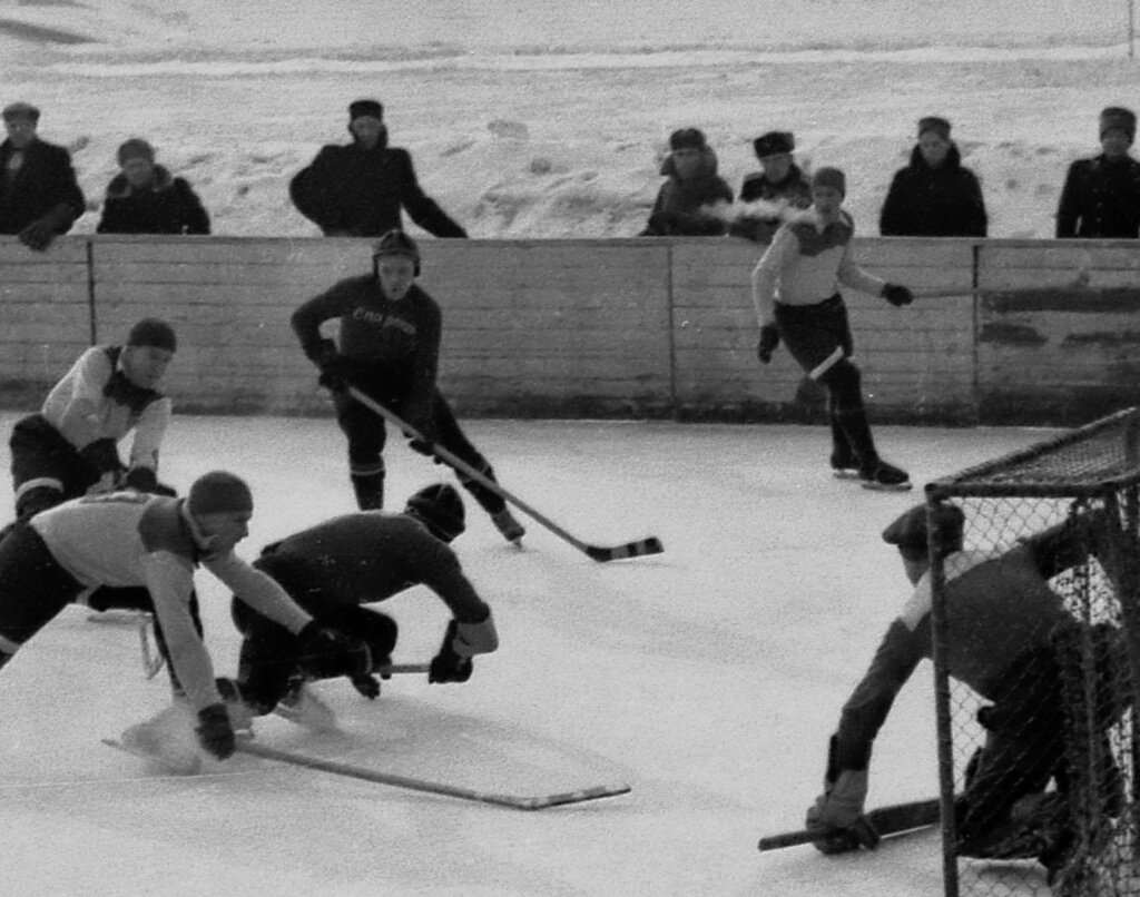 Чемпионат СССР хоккей 1946