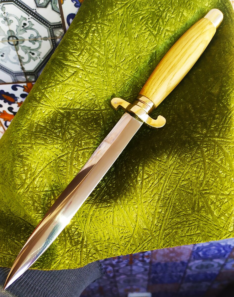 Сувенирный нож «Чайка» для распечатки писем .