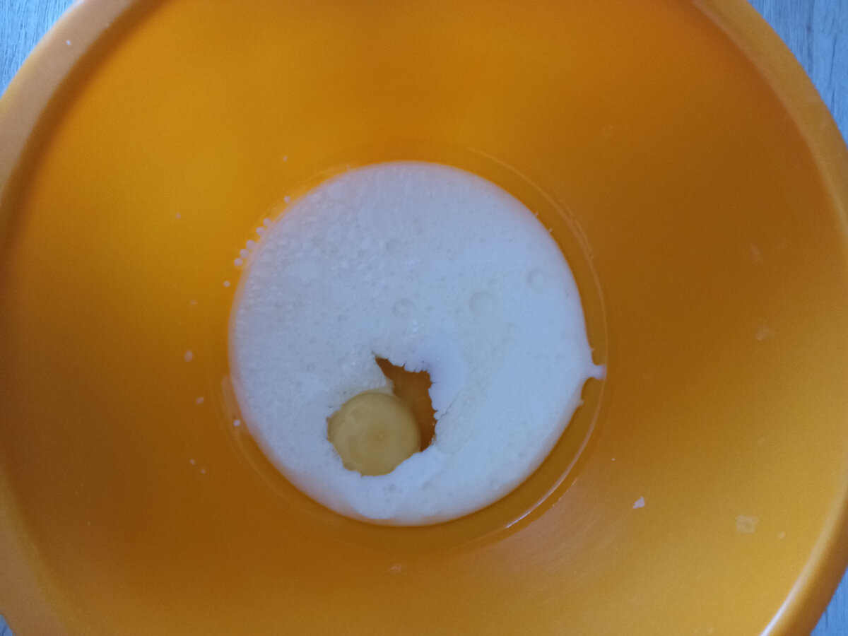 Молоко, яйцо, растительное масло.