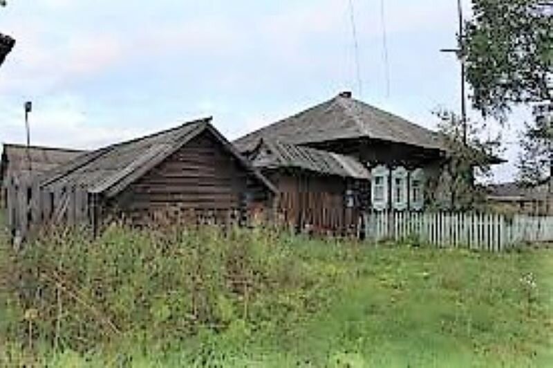Деревня и дом дачников. 