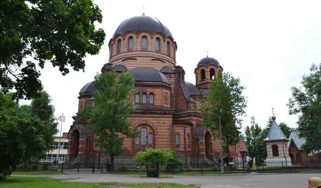Воскресенский собор Нарвы, Говорят, красивый, но меня в Нарву не пустили