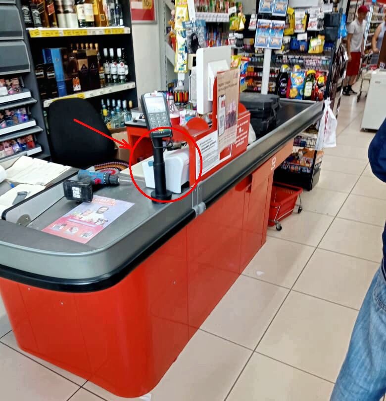 Посмотреть на ККТ Ритейл 01Ф заводской номер - дело 5-10 секунд, что мог делать Сергей из Кургана целый час, непонятно.