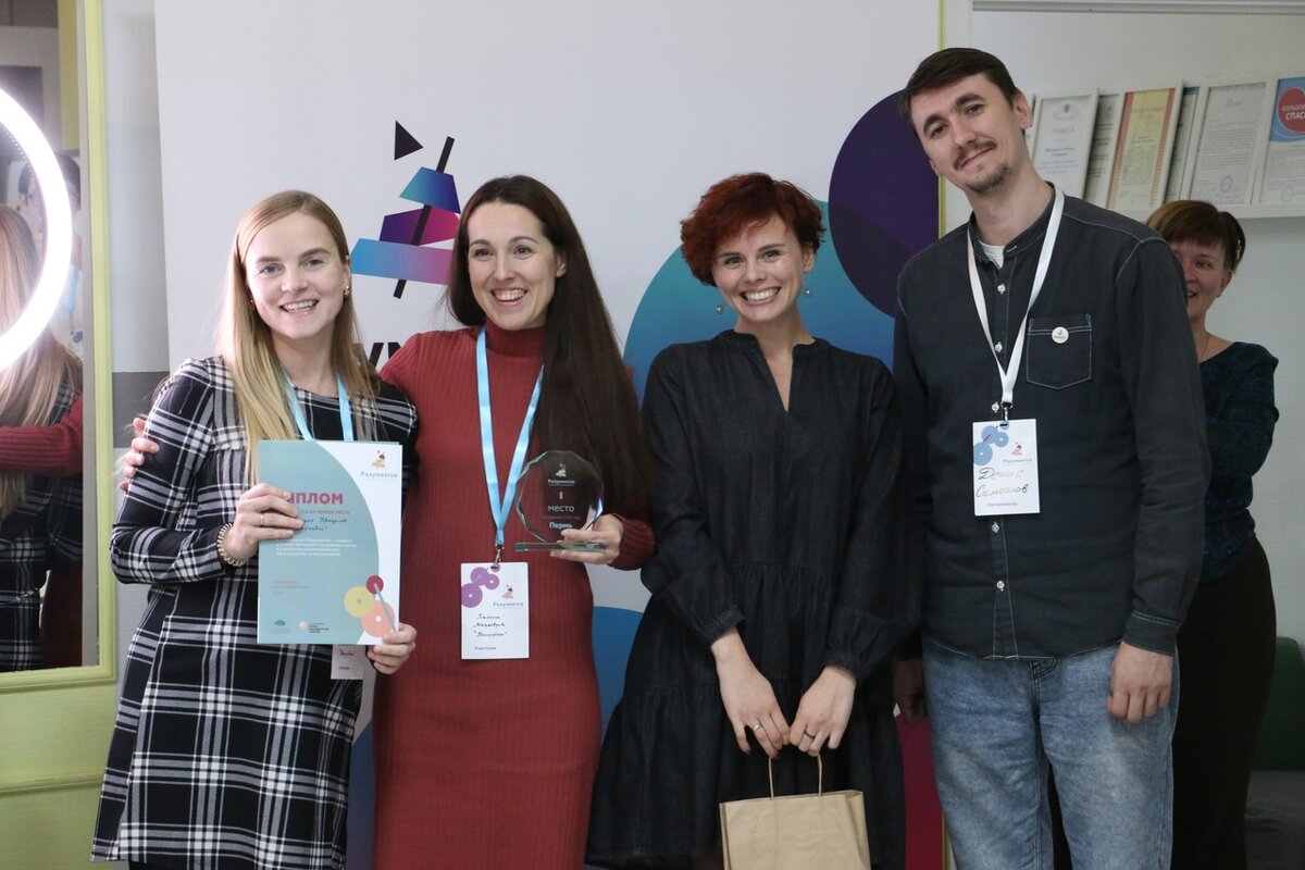  Девушки-волонтёры из Кирова по итогам отборочных этапов и полуфинала попали в ТОП-11 лучших команд. Всего в кейсы решали 125 команд из разных регионов страны. 