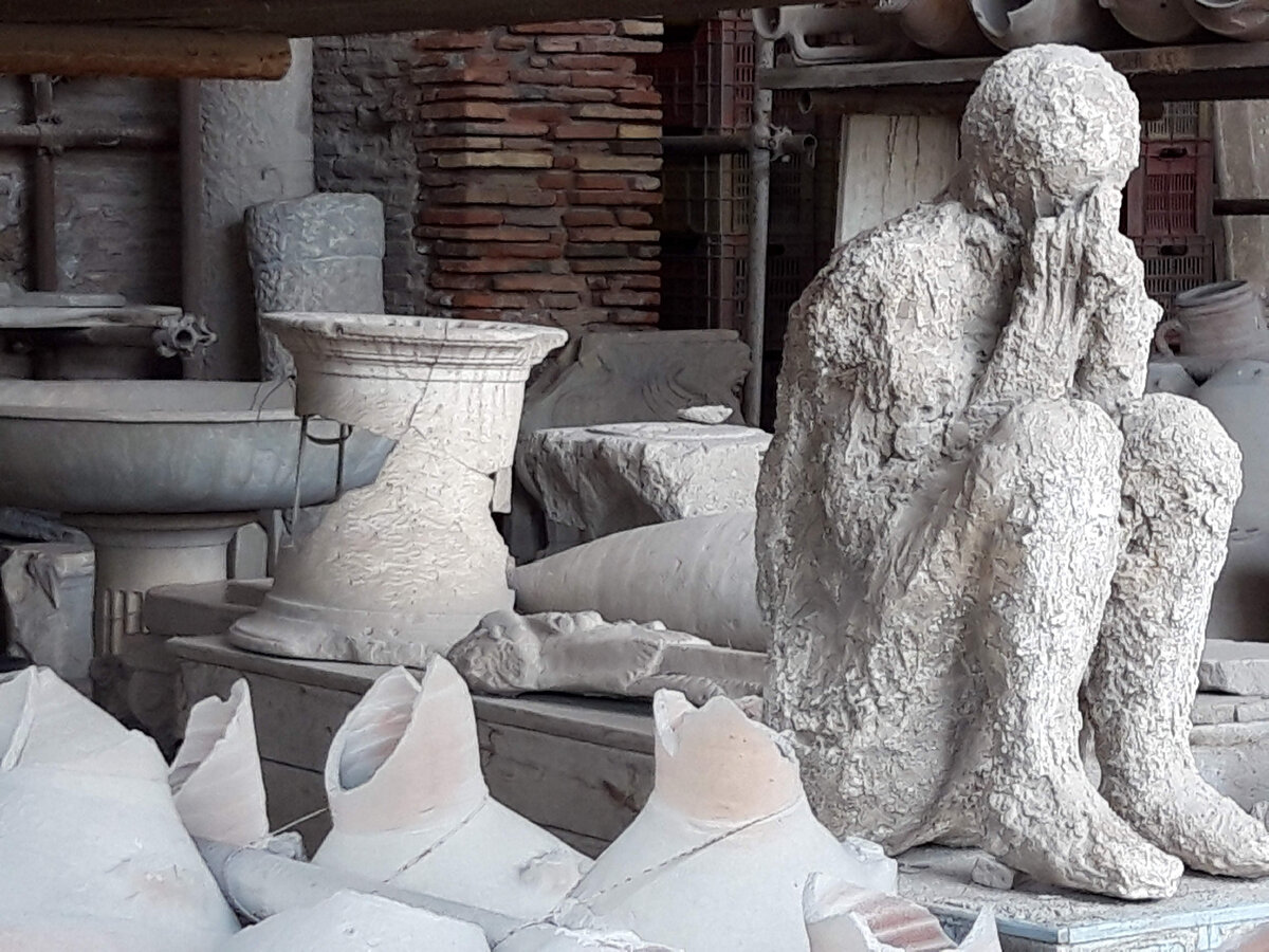 Люди погибшие от вулкана. Помпеи.