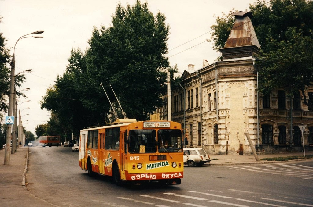 Пр ленина самара 2000 год. Универмаг юность самара. Сенная площадь рынок 90е. Самара 90е. Самара в 90-е годы.