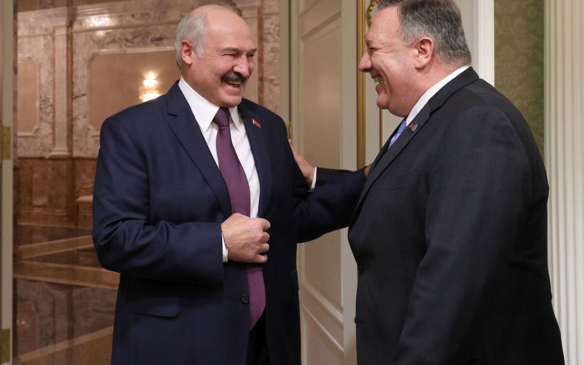 Президент Беларуси и представитель США Майк Помпео.