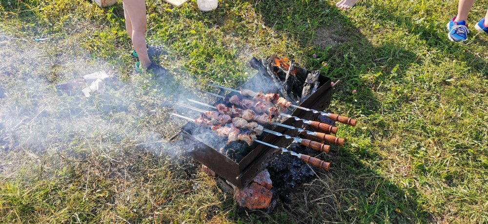 Жарим шашлыки