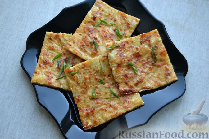 лаваш тонкий, лук репчатый, сыр твёрдый, сыр плавленый, масло сливочное, соль, перец чёрный молотый, масло растительное