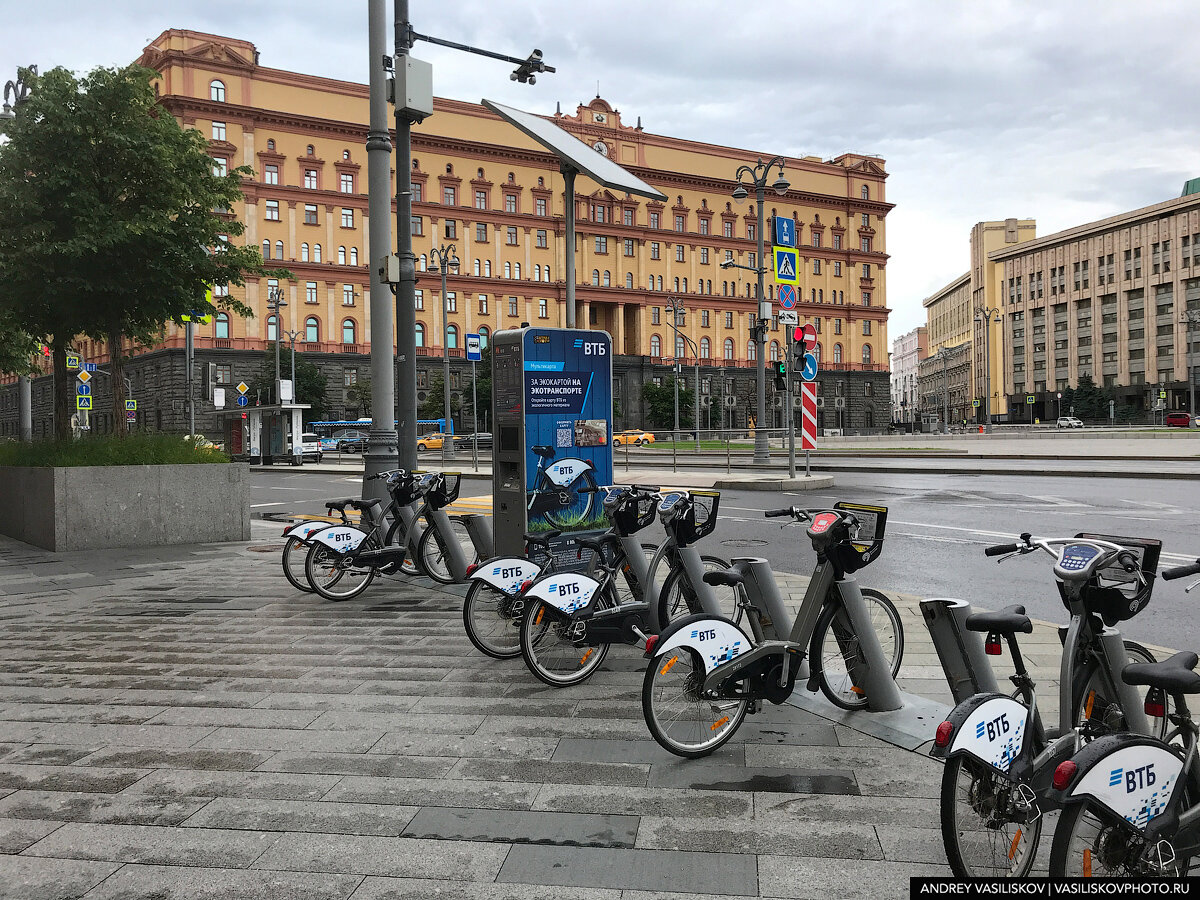 станция Московского велопроката около Лубянской площади