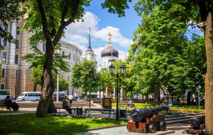  Адрес: Воронеж, проспект Революции.