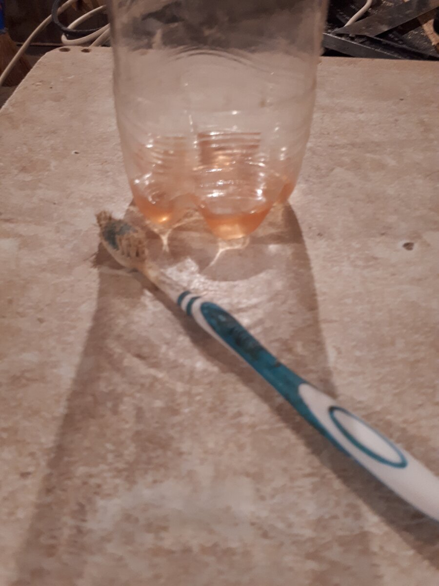 не обращайте  внимание на цвет. Уверяю это бензин))))