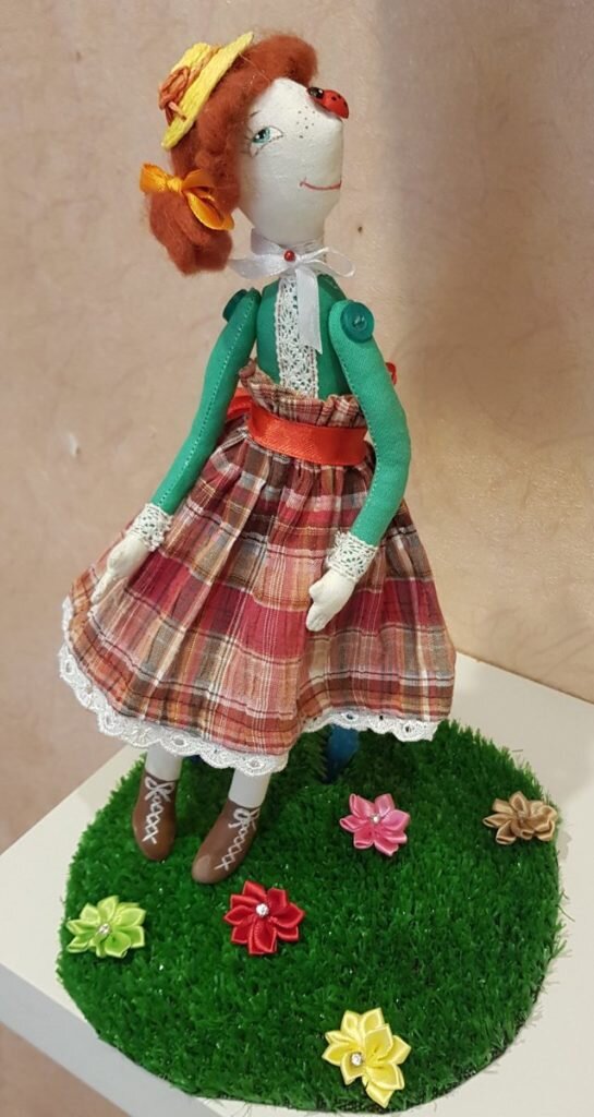  
Ульяна Седова. Атомная кукла Калина