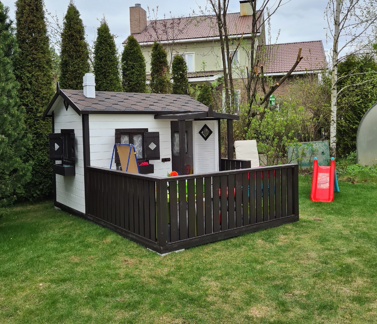 вот одна из моделей наших детских домиков