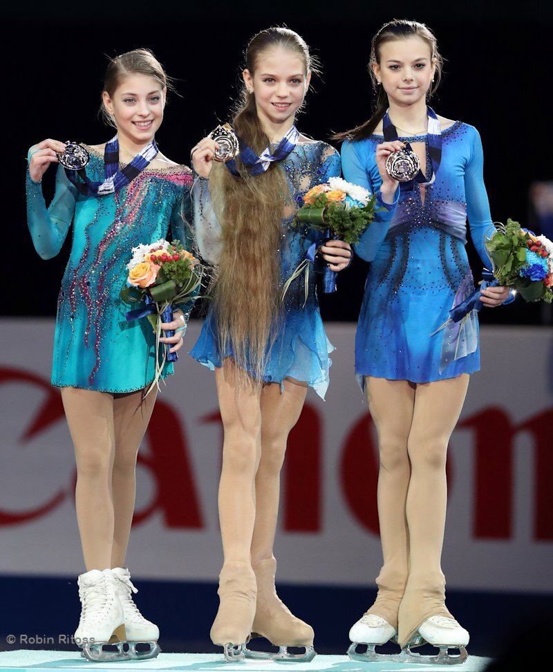 Анастасия Тараканова-бронзовый призёр юниорского Финала Гран-при 2017-18. На пьедестале с Трусовой и Косторной