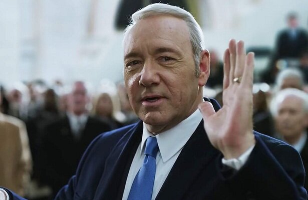 Кевин Спейси в роли Фрэнка Андервуда. Сериал "Карточный домик" (Яндекс картинки)