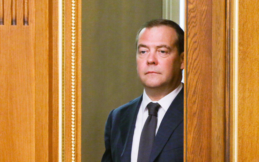 На этой фотографии его становится даже жалко