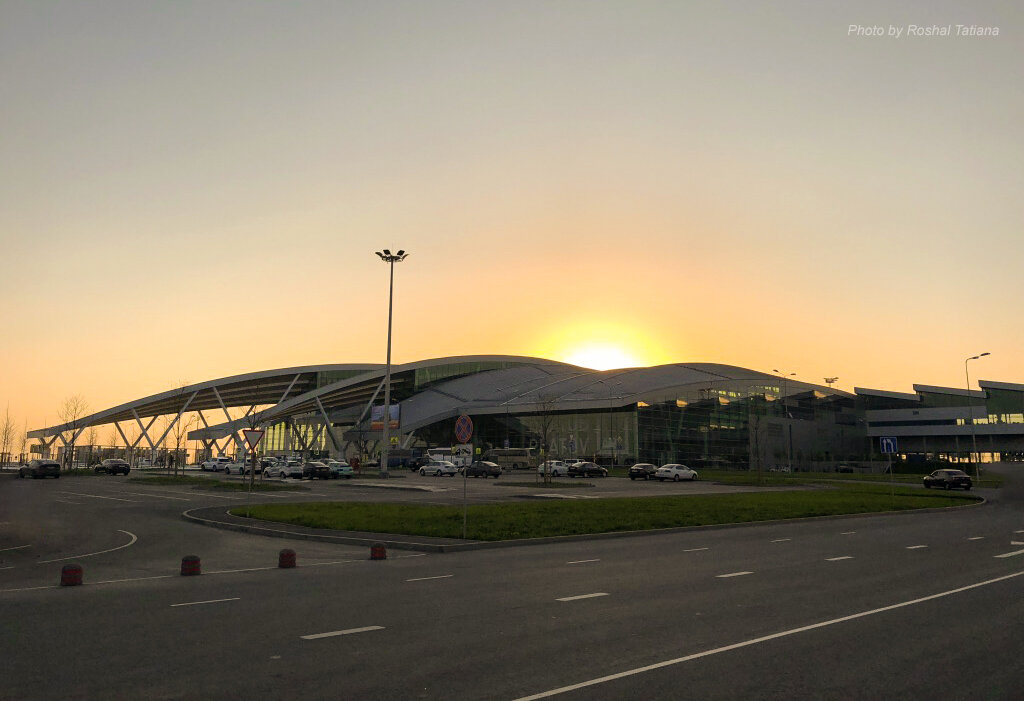Аэропорт Платов на закате. г. Ростов-на-Дону. Фото сделано автором канала