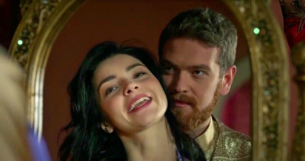 кадр из сериала "Великолепный век"  