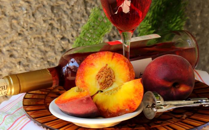 Все о приготовлении вина из персиков