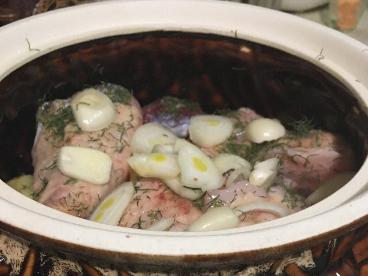 Ароматная курочка с картофелем в мундире