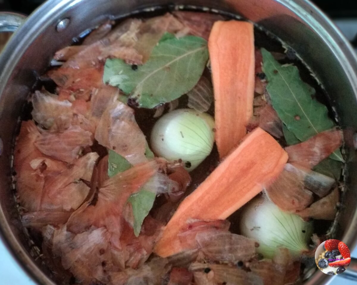 Рассол доводим до кипения и даем покипеть 2-3 минуты. 